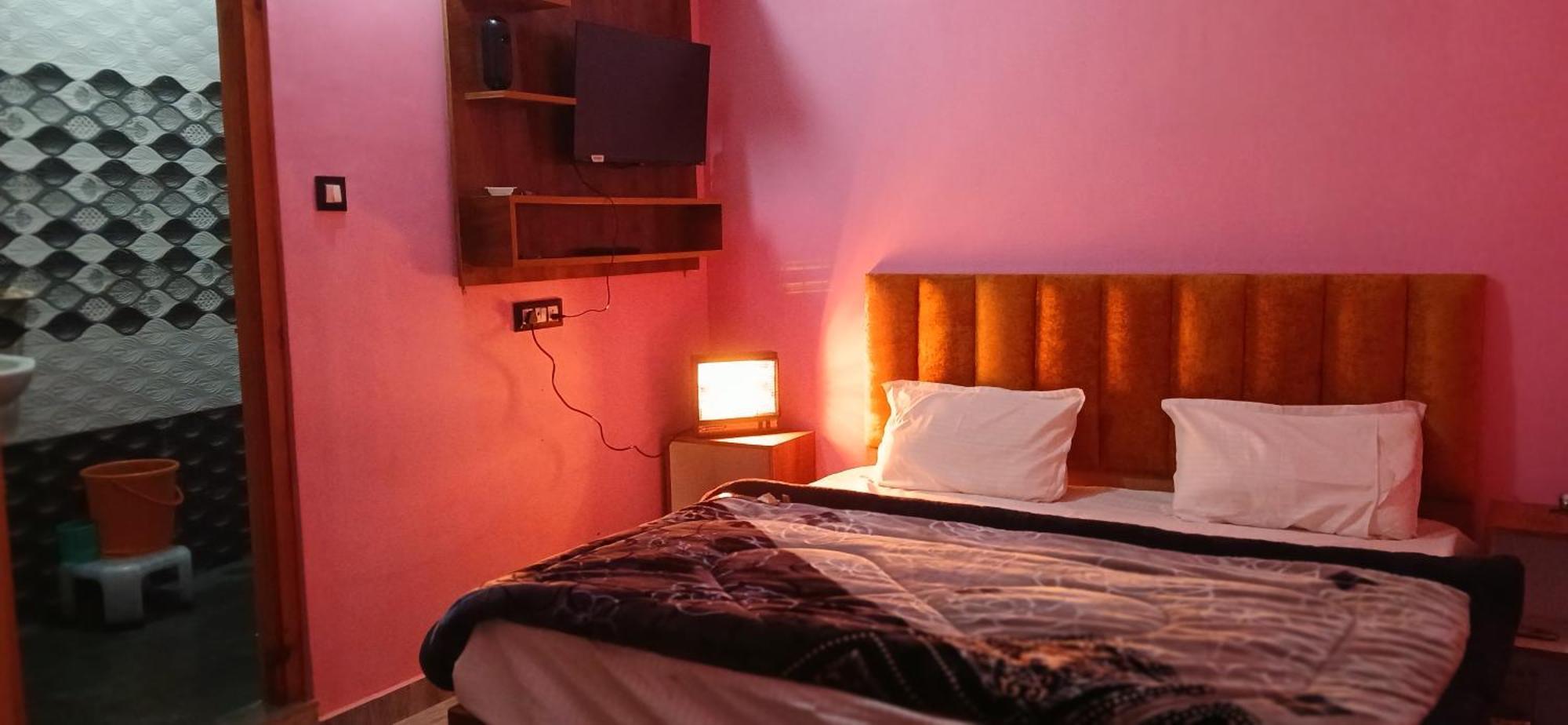 Golden Valley Hotel Kasol Eksteriør billede